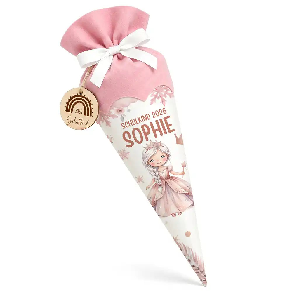 Schultüte personalisiert mit Name Prinzessin Eiswald – Hauptbild mit Holzanhänger und rosa Filzverschluss