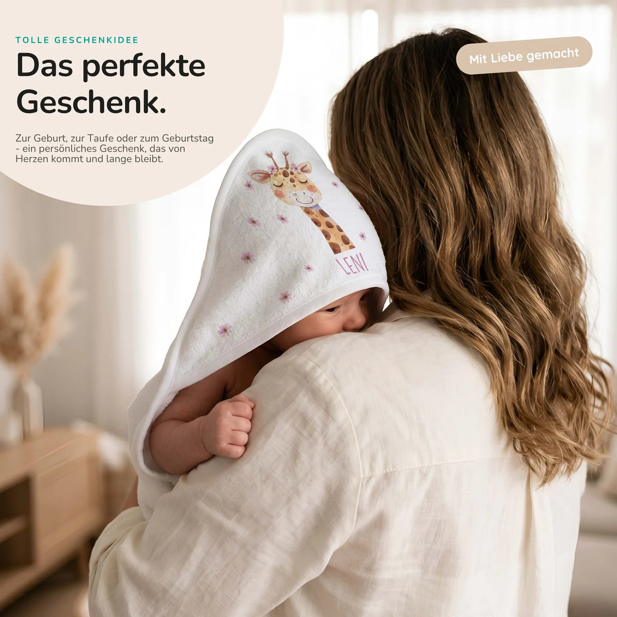 Personalisiertes Kapuzenhandtuch Baby – Giraffe Blüten