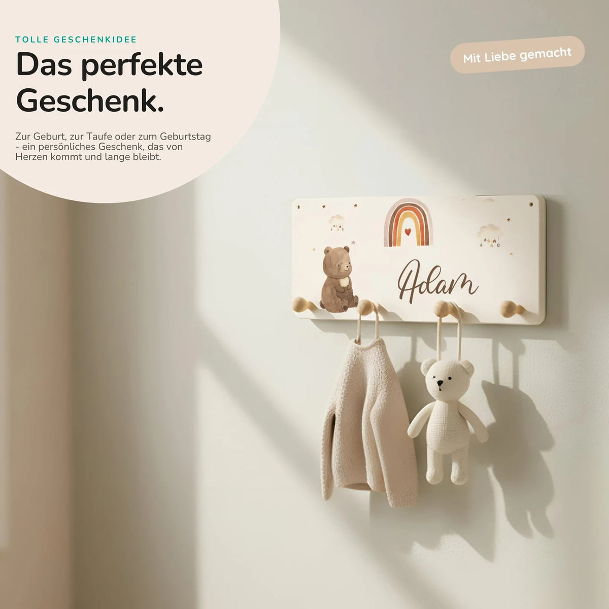 Kindergarderobe Holz personalisiert - Boho Bär Regenbogen