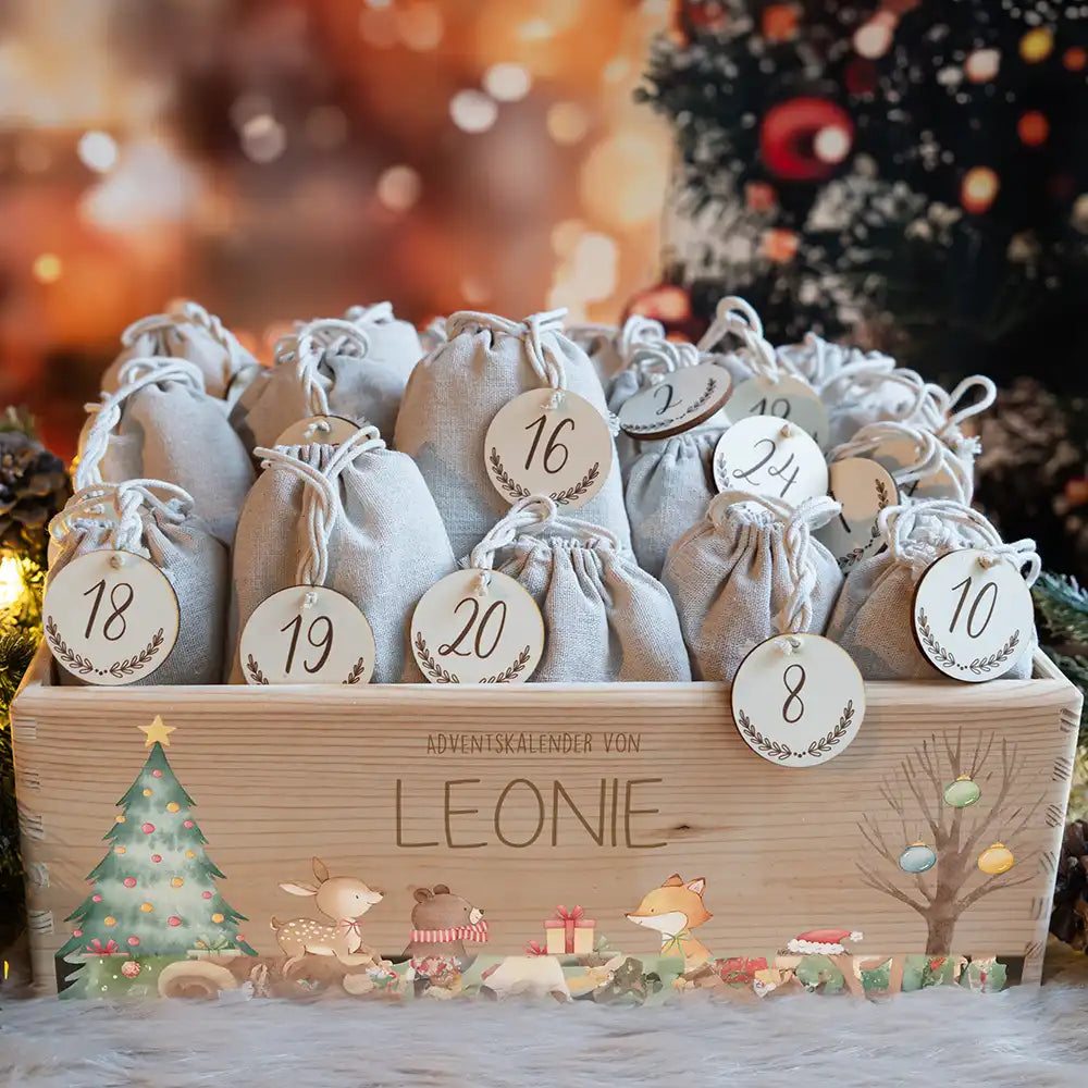 Adventskiste zum befüllen "Waldtiere um den Weihnachtsbaum" personalisiert