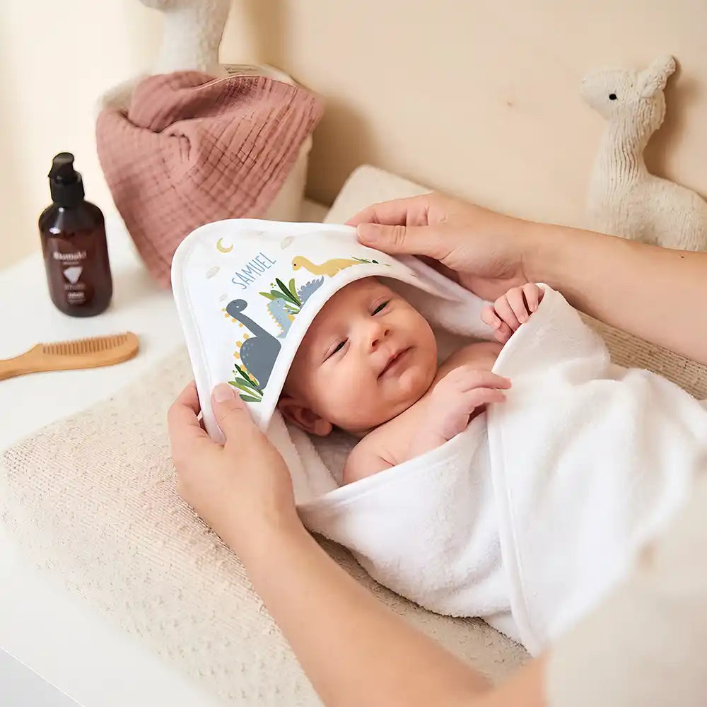 Personalisiertes Kapuzenhandtuch Baby Dinosaurier Mond â Newborn-Geschenk auf dem Wickeltisch