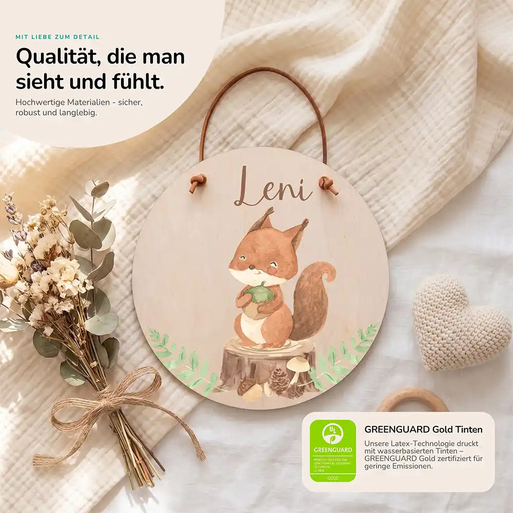 Türschild Kinderzimmer Eichhörnchen im Wald, Detailansicht von Holz und Farbdruck