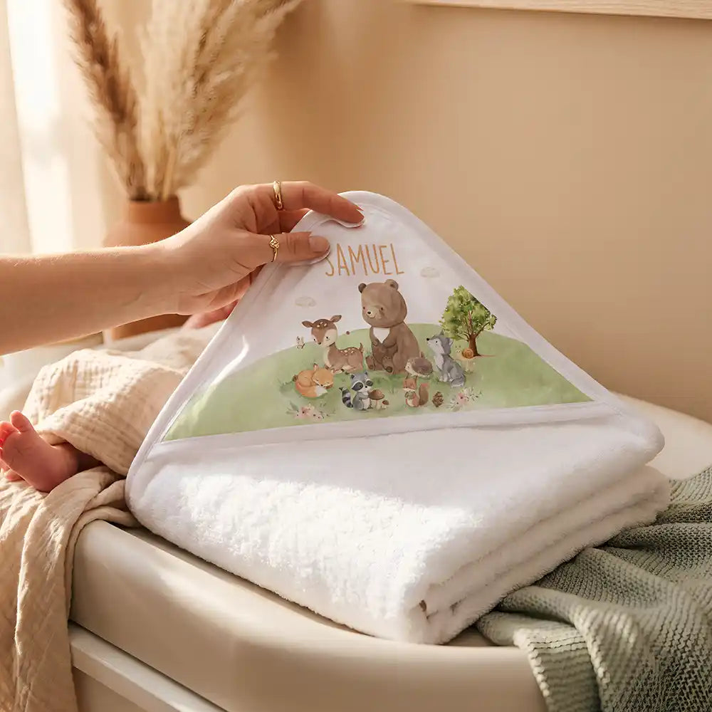 Personalisiertes Kapuzenhandtuch Baby Waldparade â Detail der bedruckbaren Kapuze