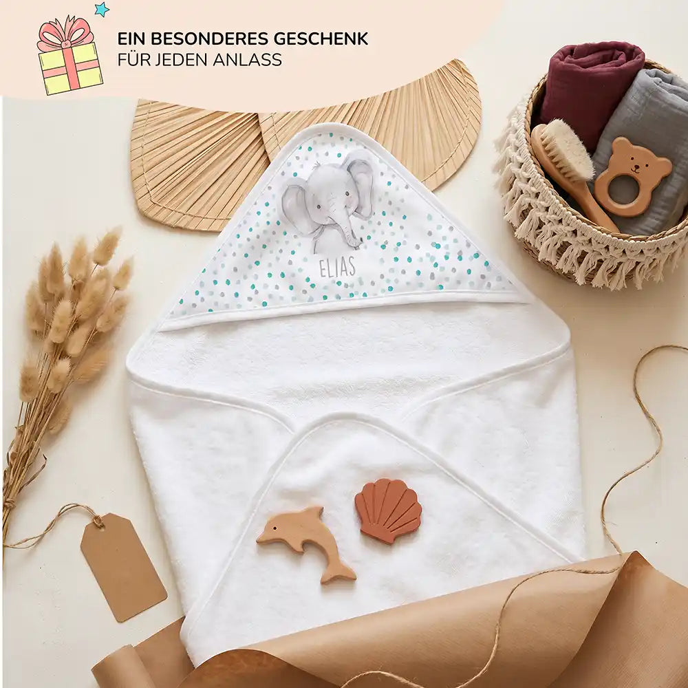 Personalisiertes Kapuzenhandtuch Baby Elefant Konfetti â Geschenk-Komposition Boho-Flatlay