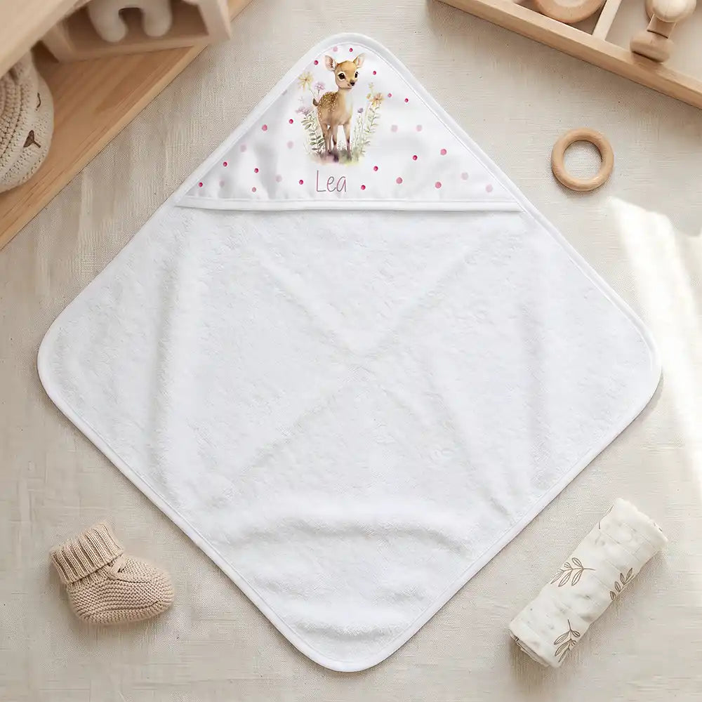 Personalisiertes Kapuzenhandtuch Baby Reh Wiese â Freisteller 80Ă80 cm Topdown