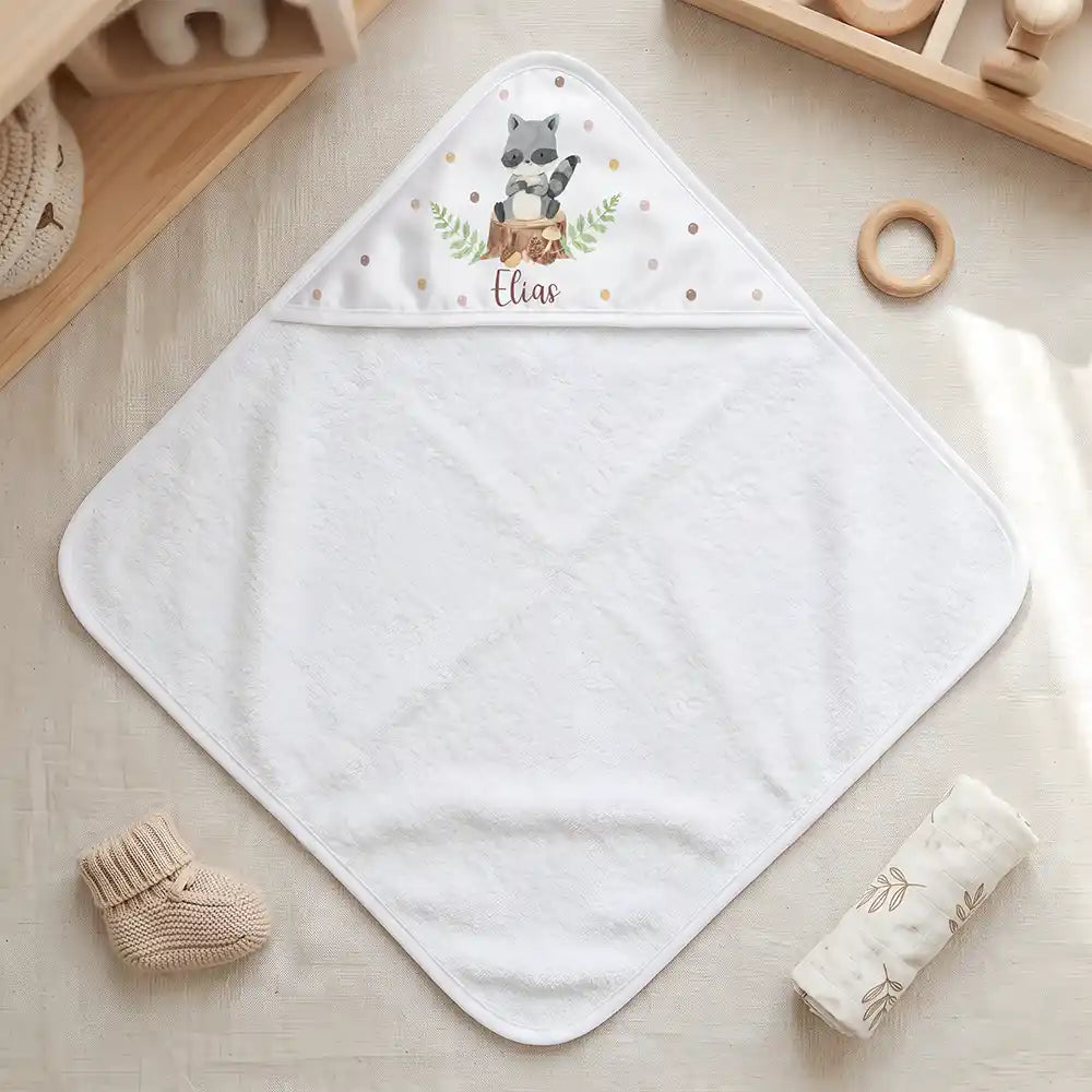 Personalisiertes Kapuzenhandtuch Baby WaschbĂ€r Wald â Freisteller 80Ă80 cm Topdown
