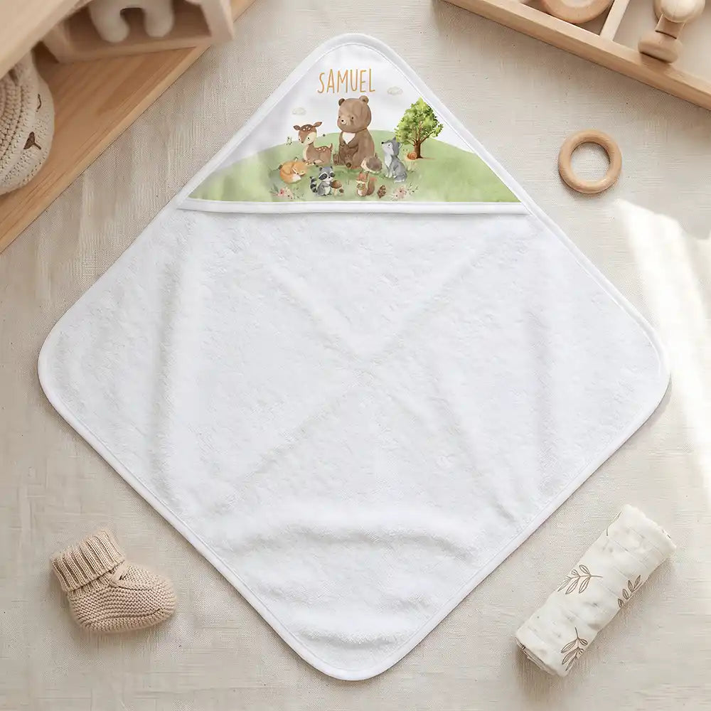 Personalisiertes Kapuzenhandtuch Baby Waldparade â Freisteller 80Ă80 cm Topdown