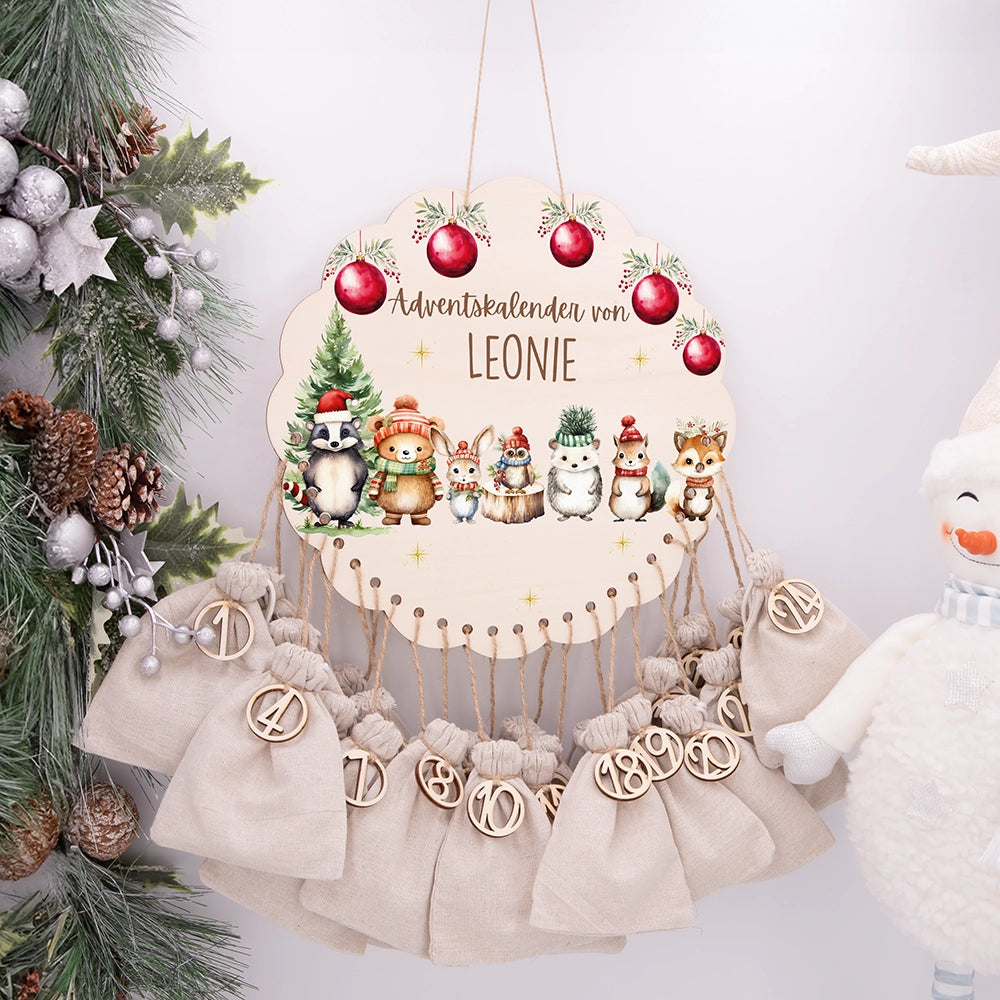 Personalisierter runder Adventskalender Kinder aus Holz - Kuschelige Winterfreunde