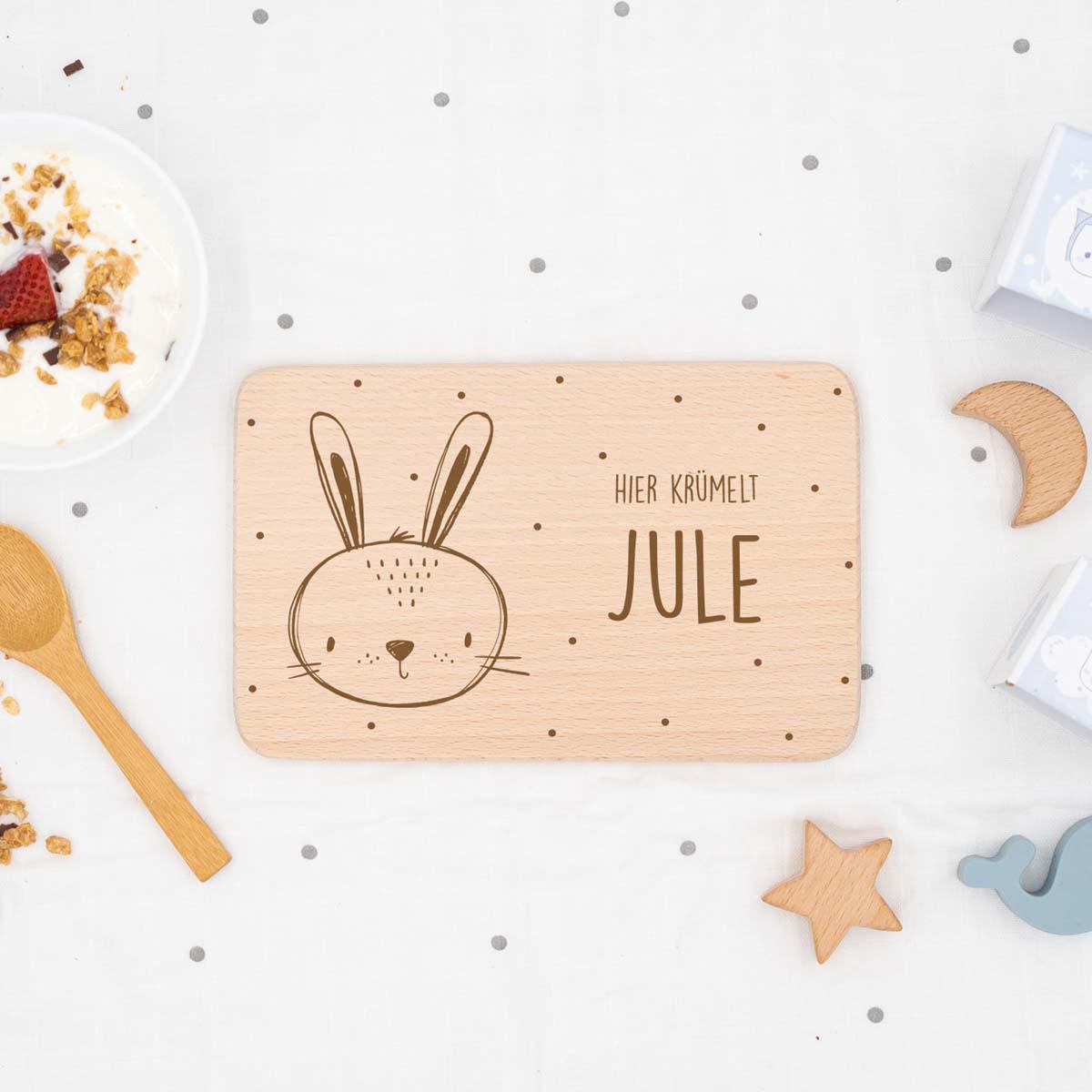 Personalisiertes Frühstücksbrettchen Kleiner Hase
