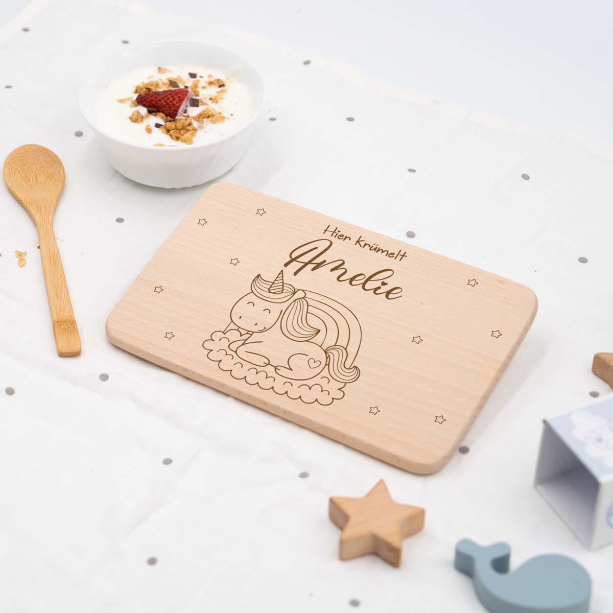 Personalisiertes Frühstücksbrettchen Einhorn auf Wolken