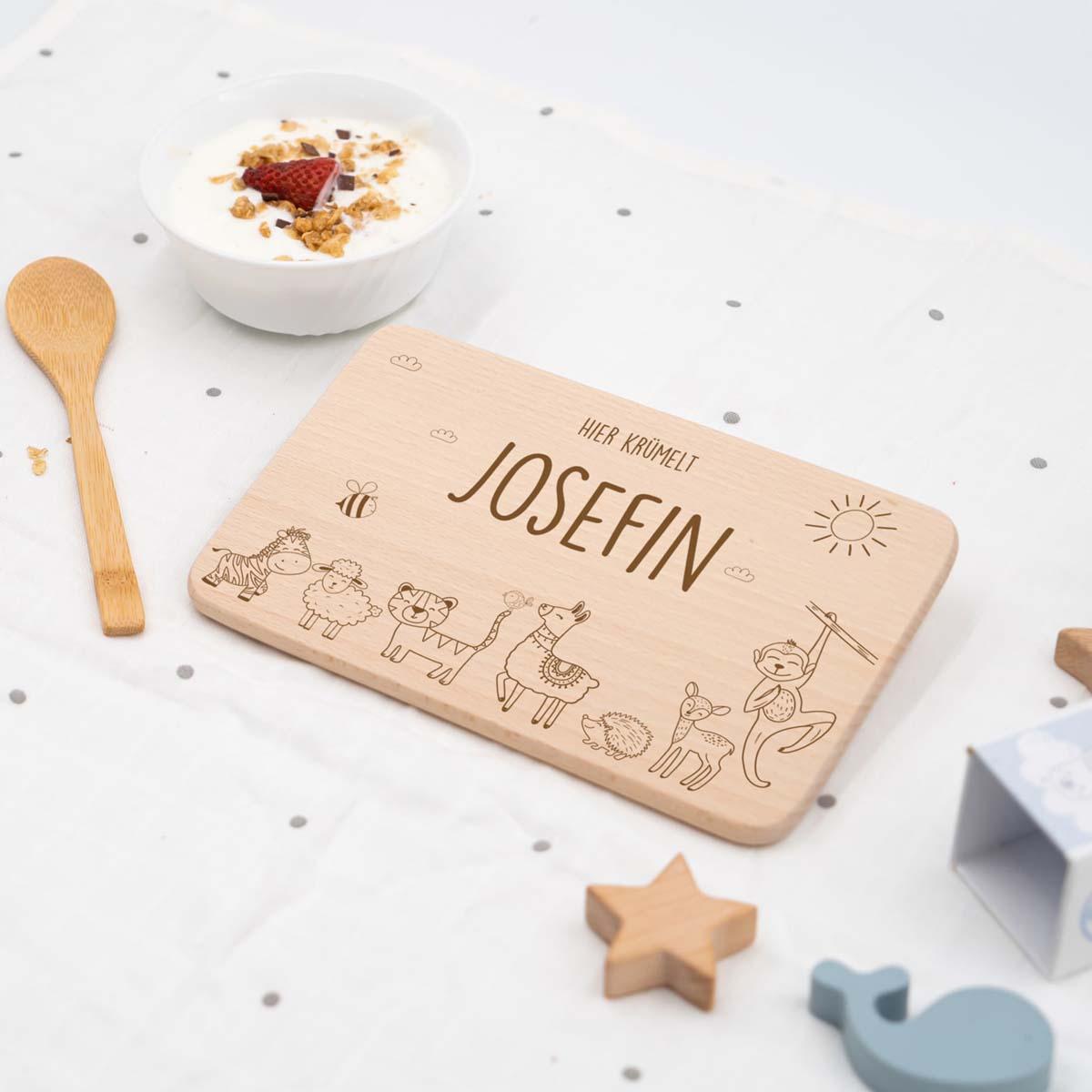 Personalisiertes Frühstücksbrettchen Fröhliche Tierfamilie