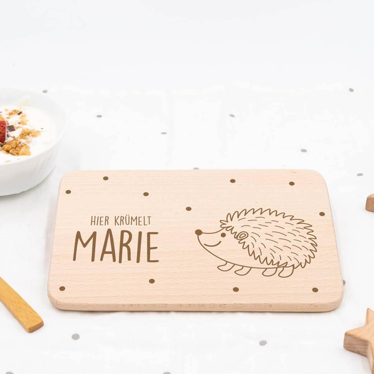 Personalisiertes Frühstücksbrettchen Fröhlicher Igel