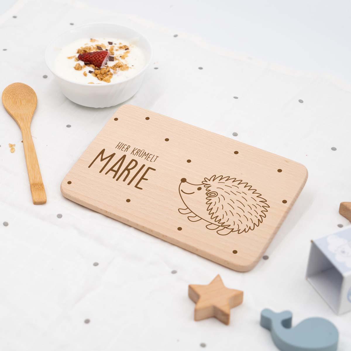 Personalisiertes Frühstücksbrettchen Fröhlicher Igel