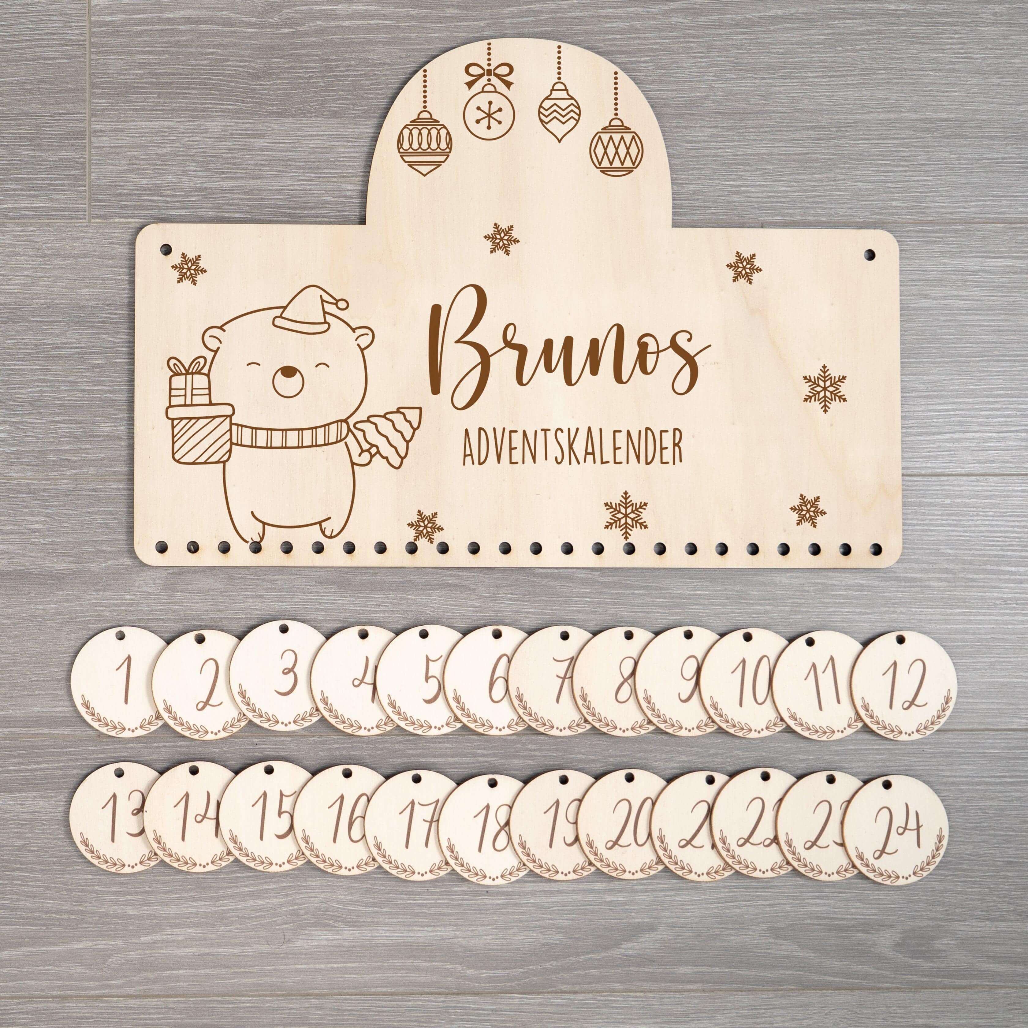 adventskalender mit chrismas bär und namensgravur