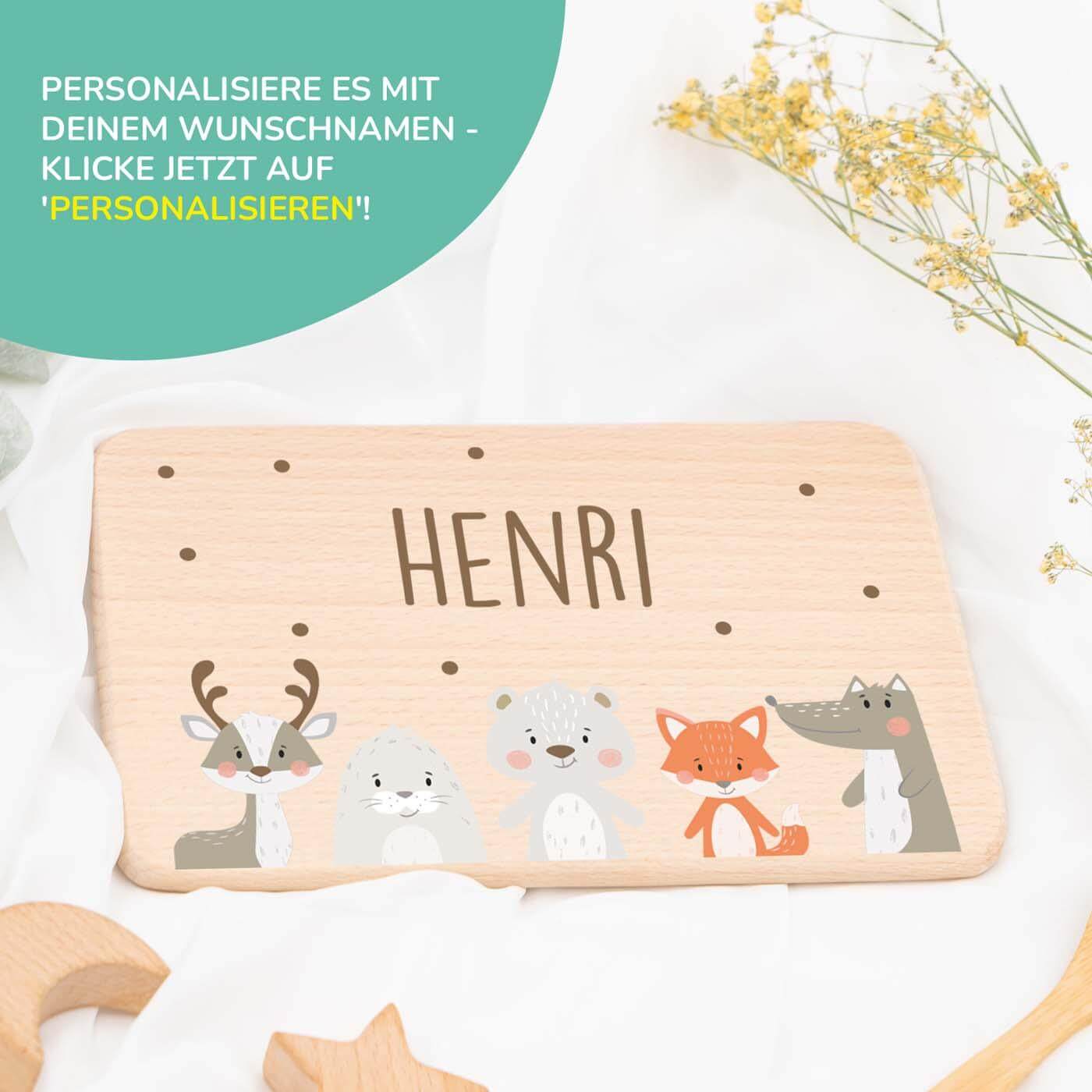 hochwertiges frühstücksbrettchen mit winter-tiere personalisiert
