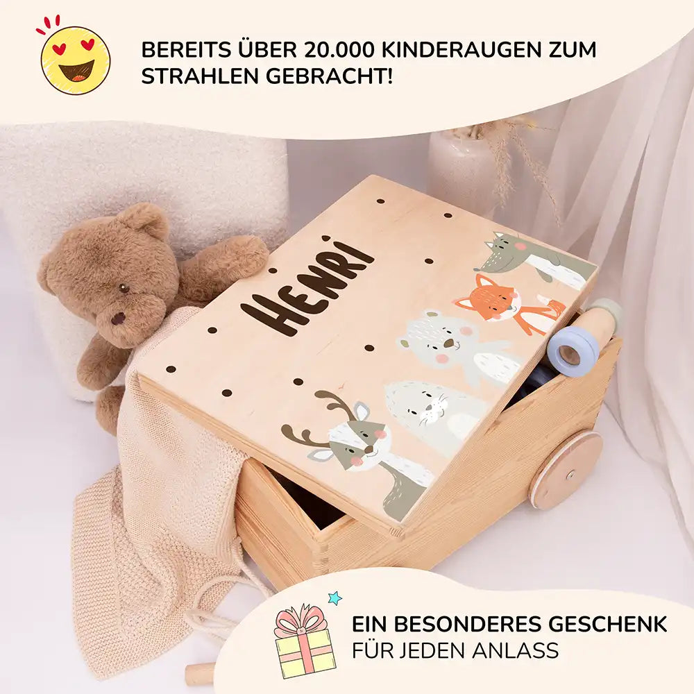 Spielzeugkiste mit Rädern personalisiert - Winterliche Waldtiere