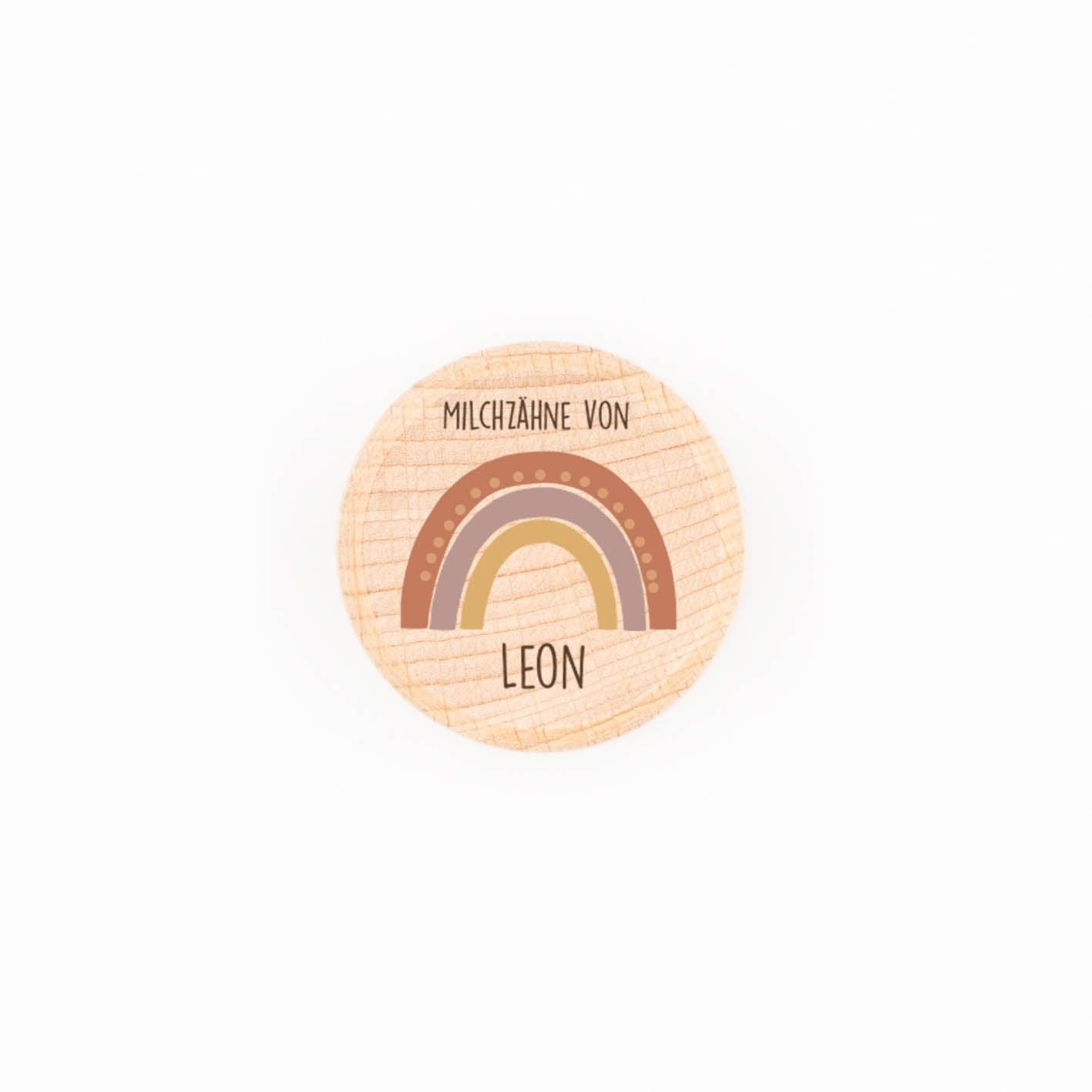 Personalisierte Holz Zahndose für Milchzähne mit Regenbogen-Design und Name Leon