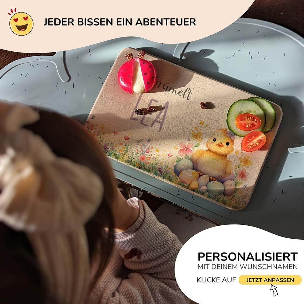 nahaufnahme des frühstücksbrettchens mit gravur