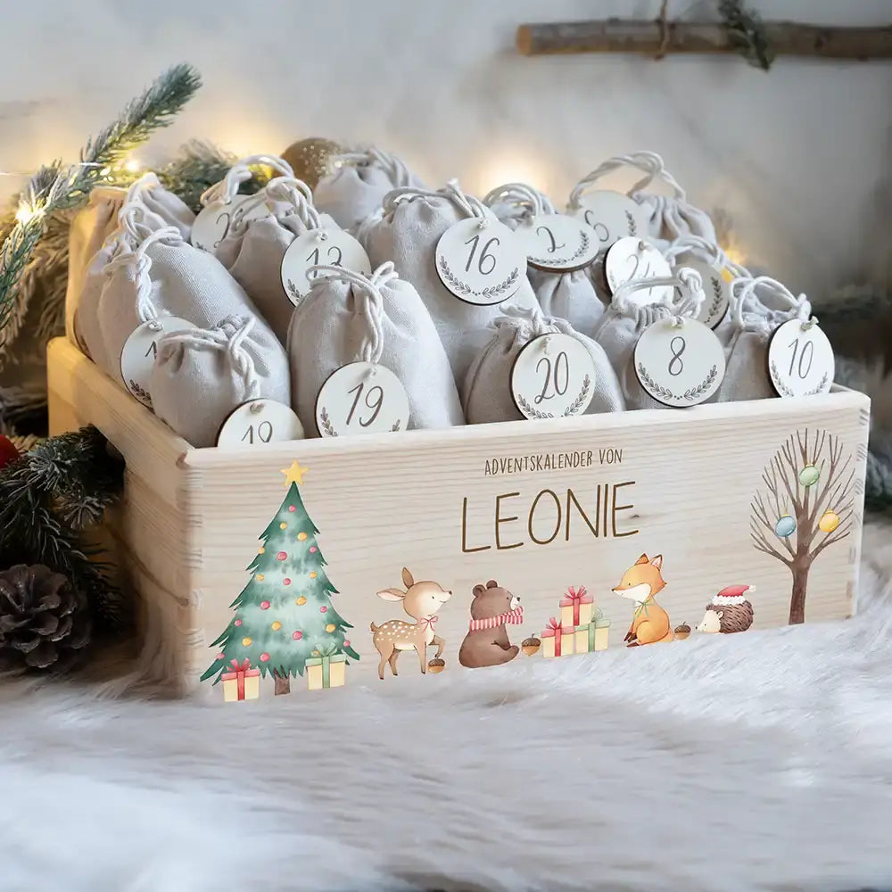 Adventskiste zum befüllen "Waldtiere um den Weihnachtsbaum" personalisiert