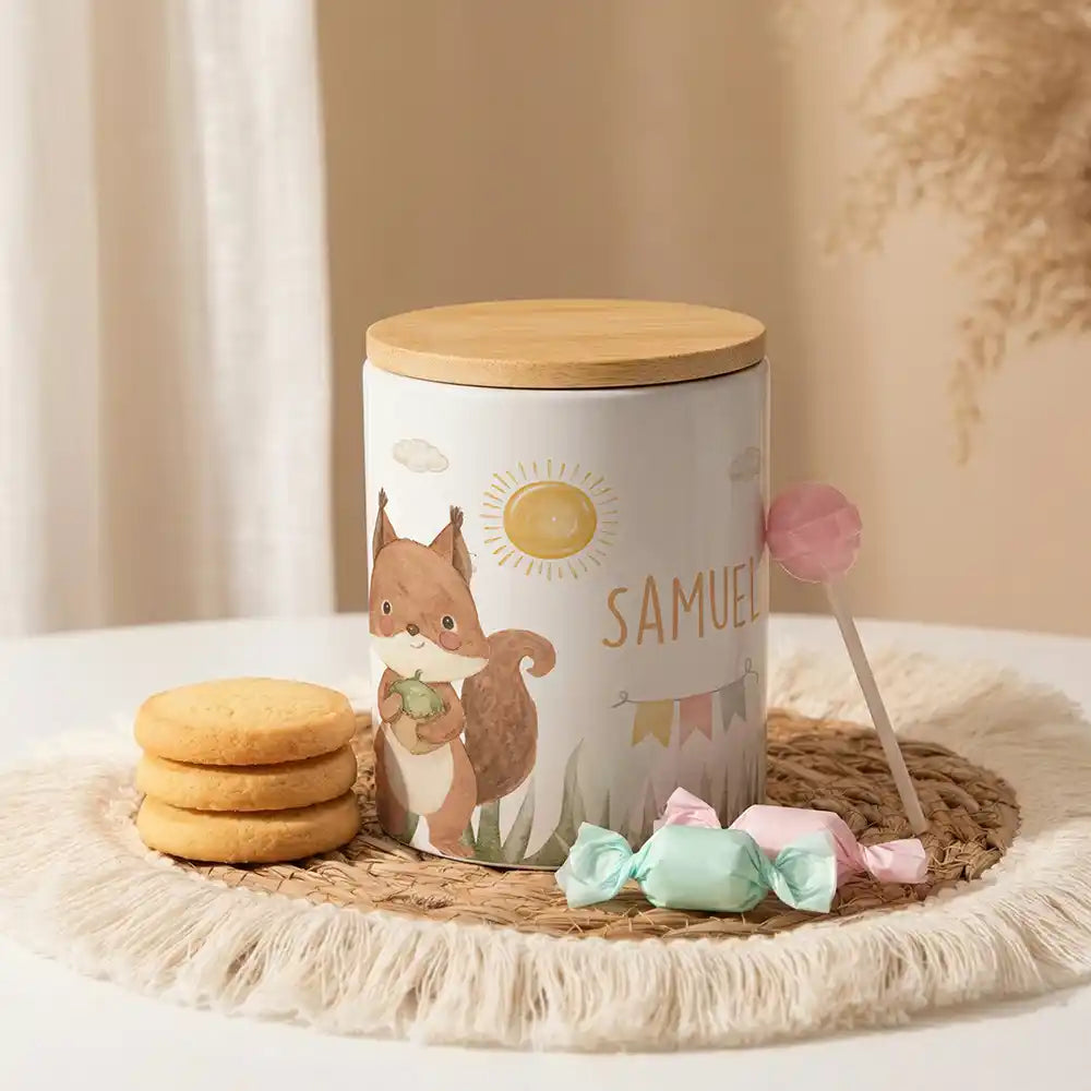 Personalisierte Keksdose Eichhörnchen Sommer aus Keramik mit Bambusdeckel - Wunschname - Kidsmood.de