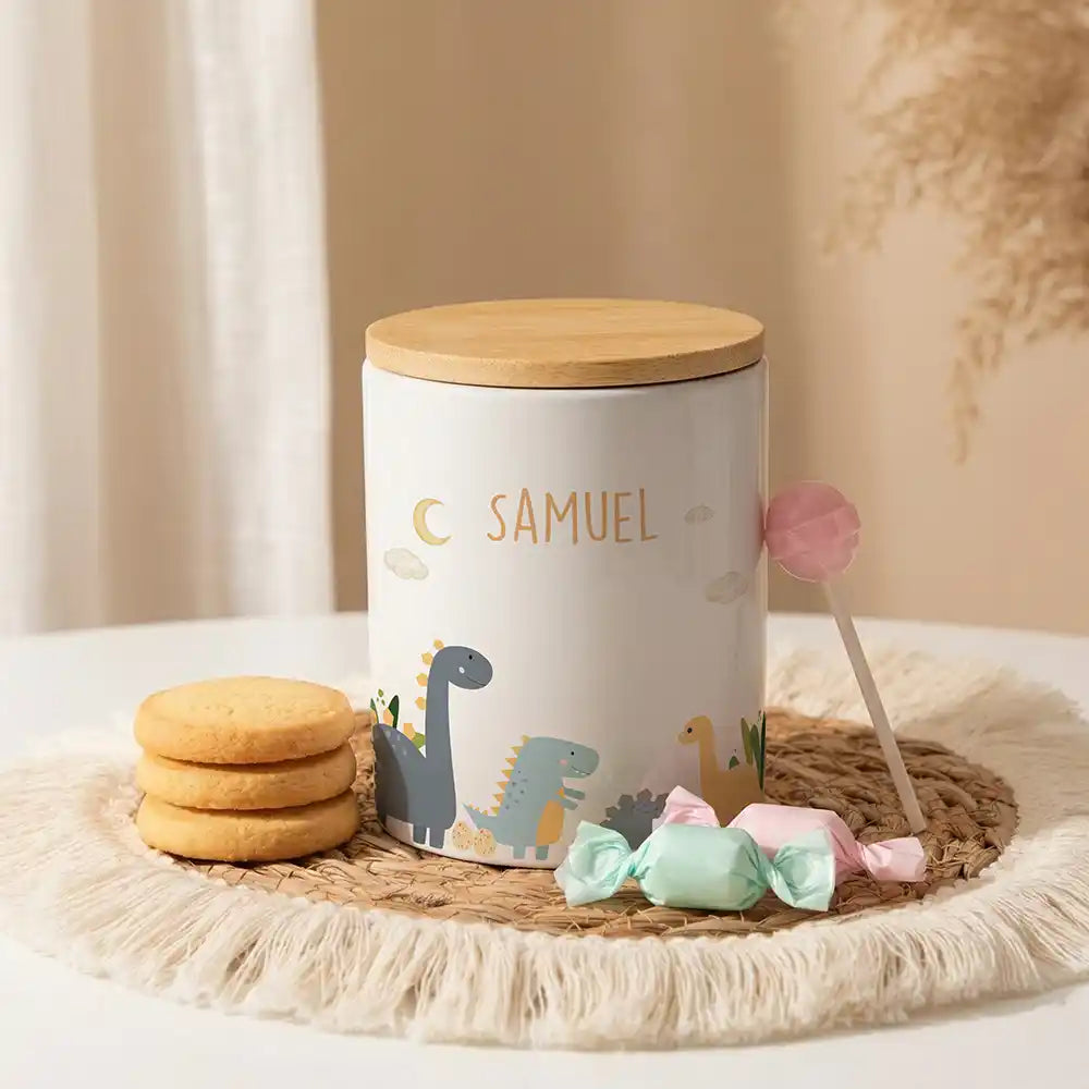 Personalisierte Keksdose Dinosaurier Mond aus Keramik mit Bambusdeckel - Wunschname - Kidsmood.de