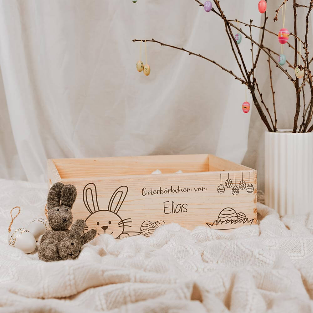 Osterkiste Holz personalisiert - Der lächelnde Hase