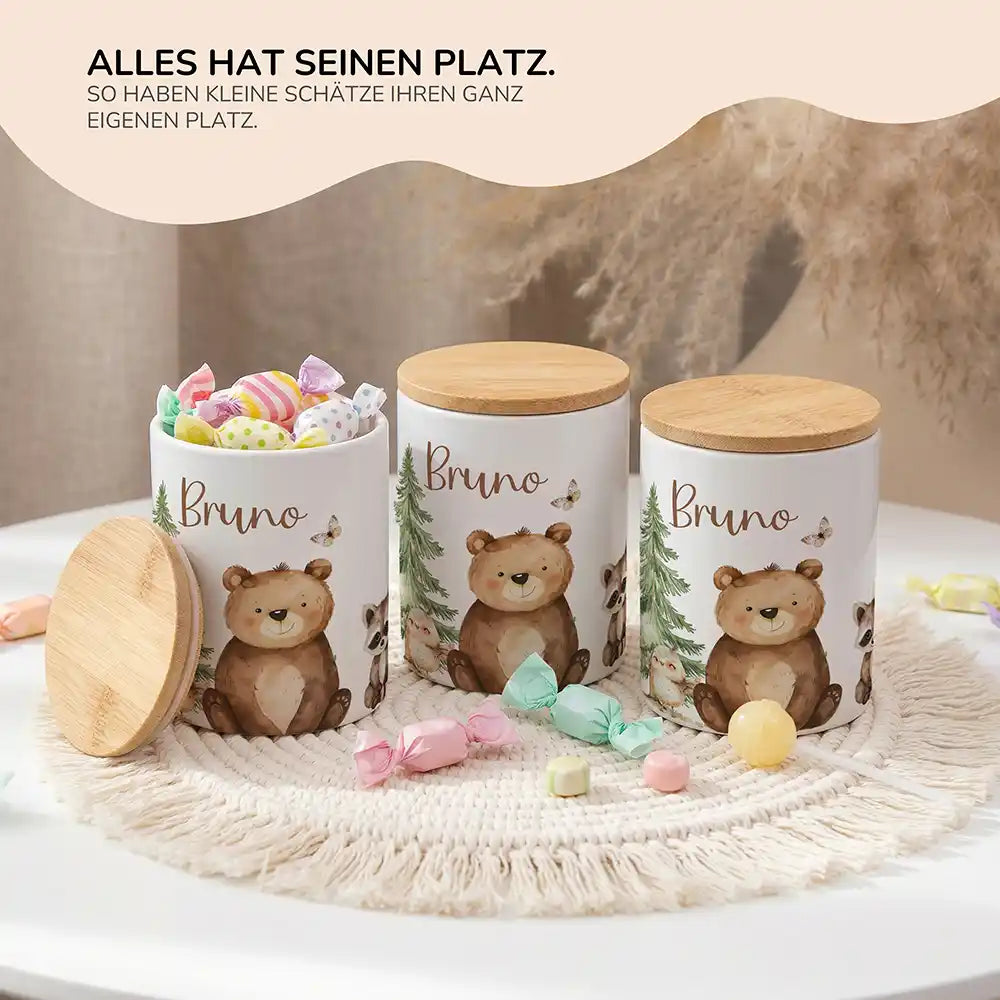Lifestyle: Personalisierte Keksdose BÀr & WaschbÀr im Kinderzimmer
