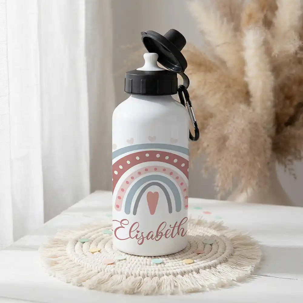 Personalisierte Trinkflasche Kinder Boho-Regenbogen Herzen – zwei Verschlüsse personalisiert mit Namen
