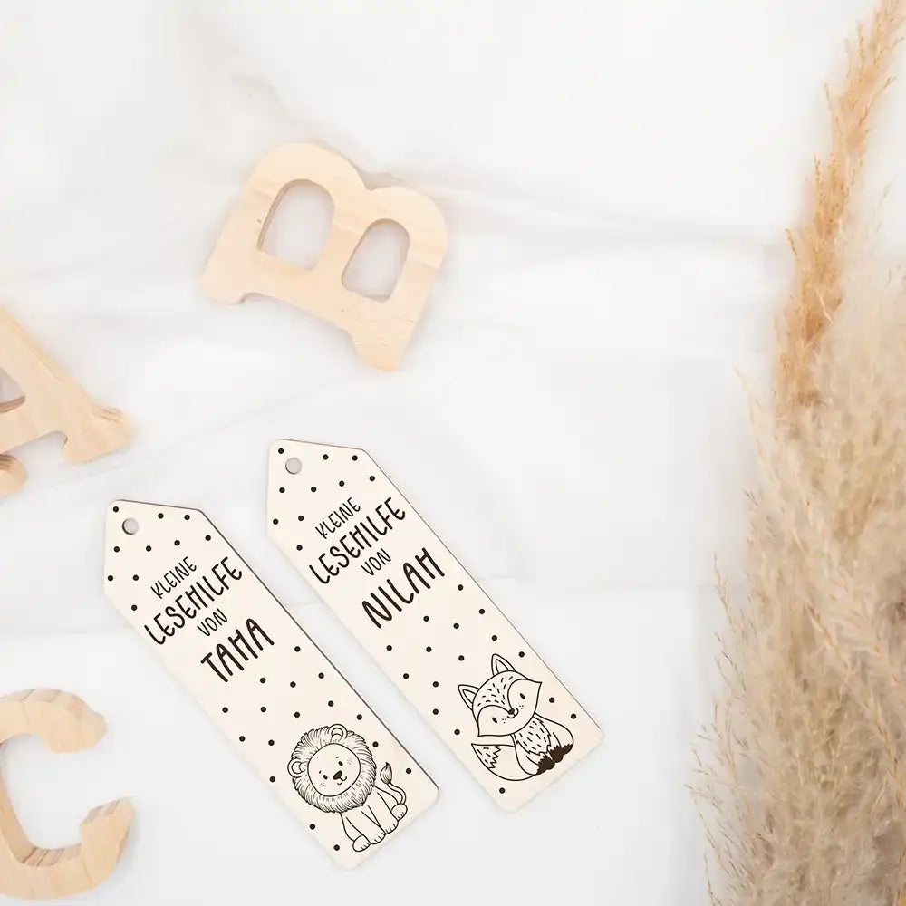 hochwertige lesehilfe mit löwen personalisiert