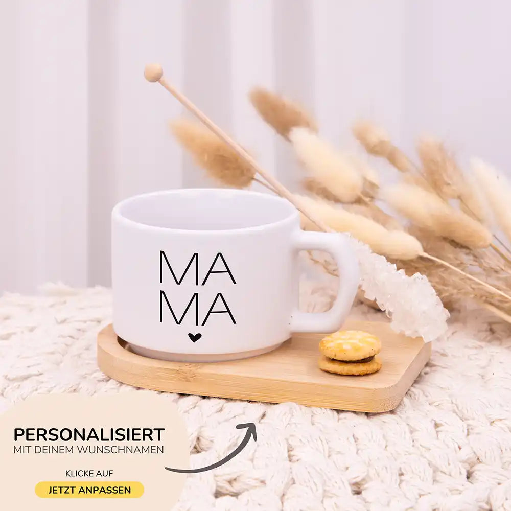 Muttertagsgeschenk Tasse MAMA Großbuchstaben – Wunschnamen-Gravur auf Bambus