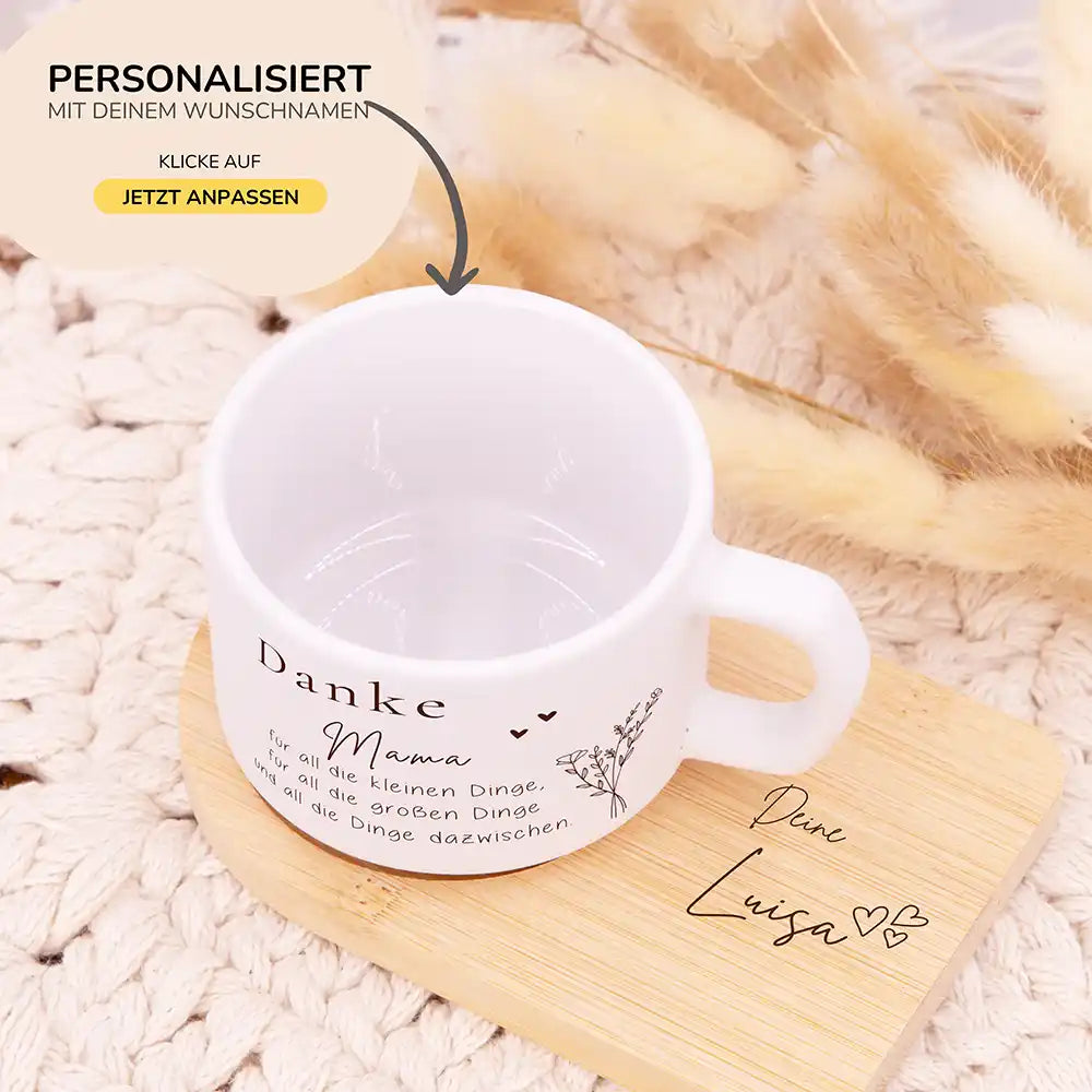 Personalisierte Tasse Muttertag Danke Mama mit Wildblumenstrauß – Motiv Detail Keramik