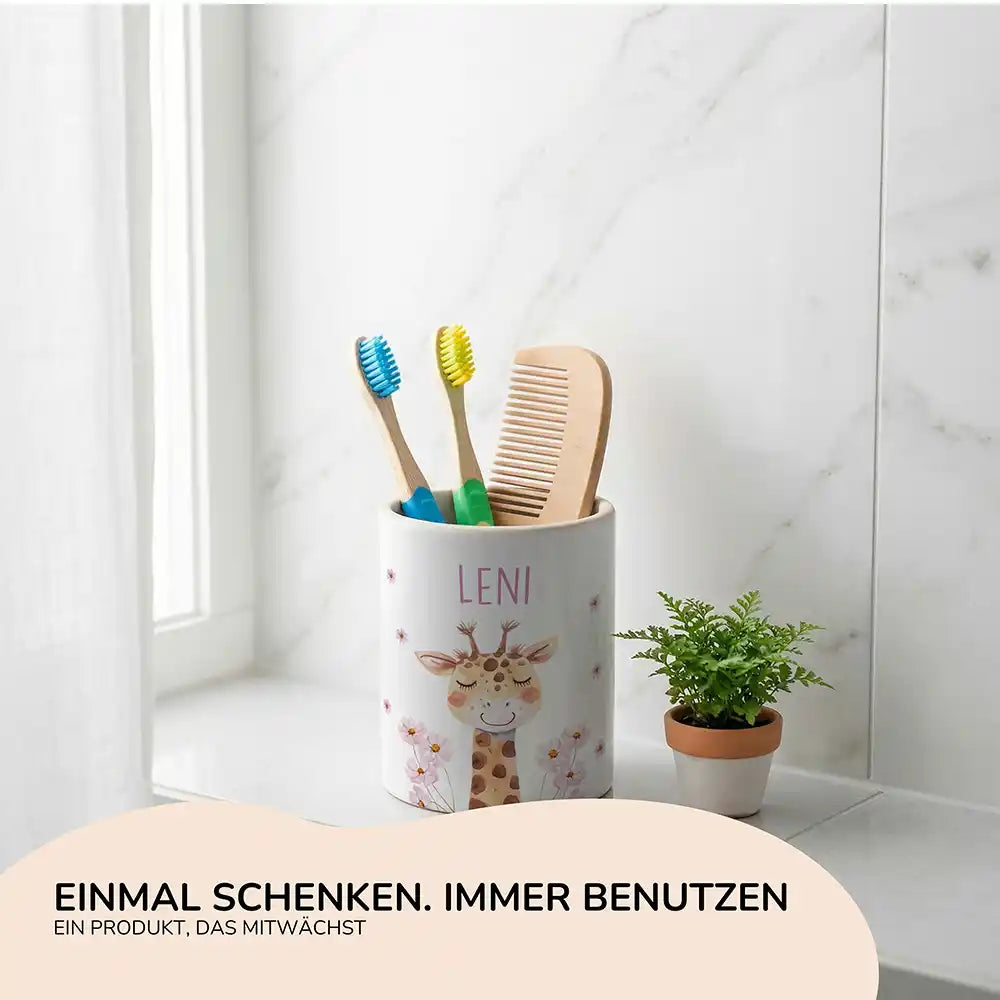 Personalisierter Stiftehalter Giraffe Blumen - Geschenk zur Einschulung mit Namen