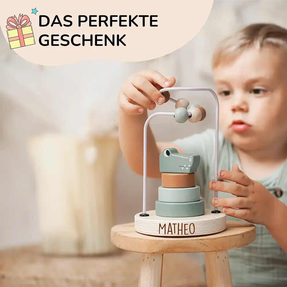 Holzstapelturm Krokodil personalisiert mit Namen