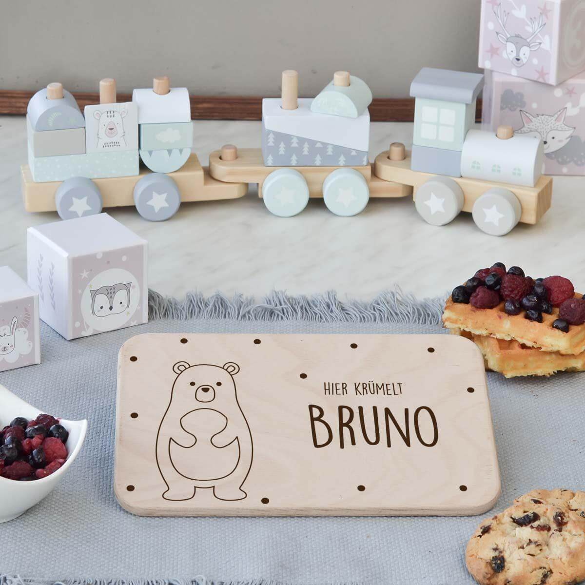 Personalisiertes Frühstücksbrettchen Bär Happy Belly