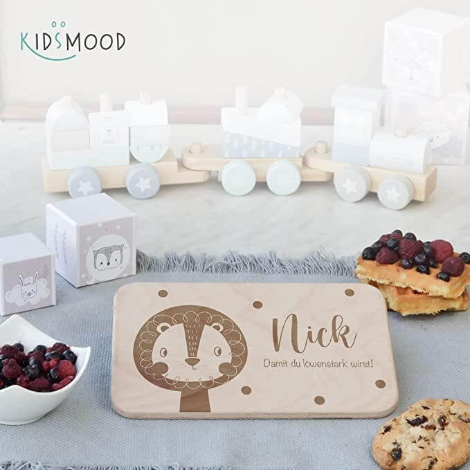 engraved breakfast board with lion and custom name