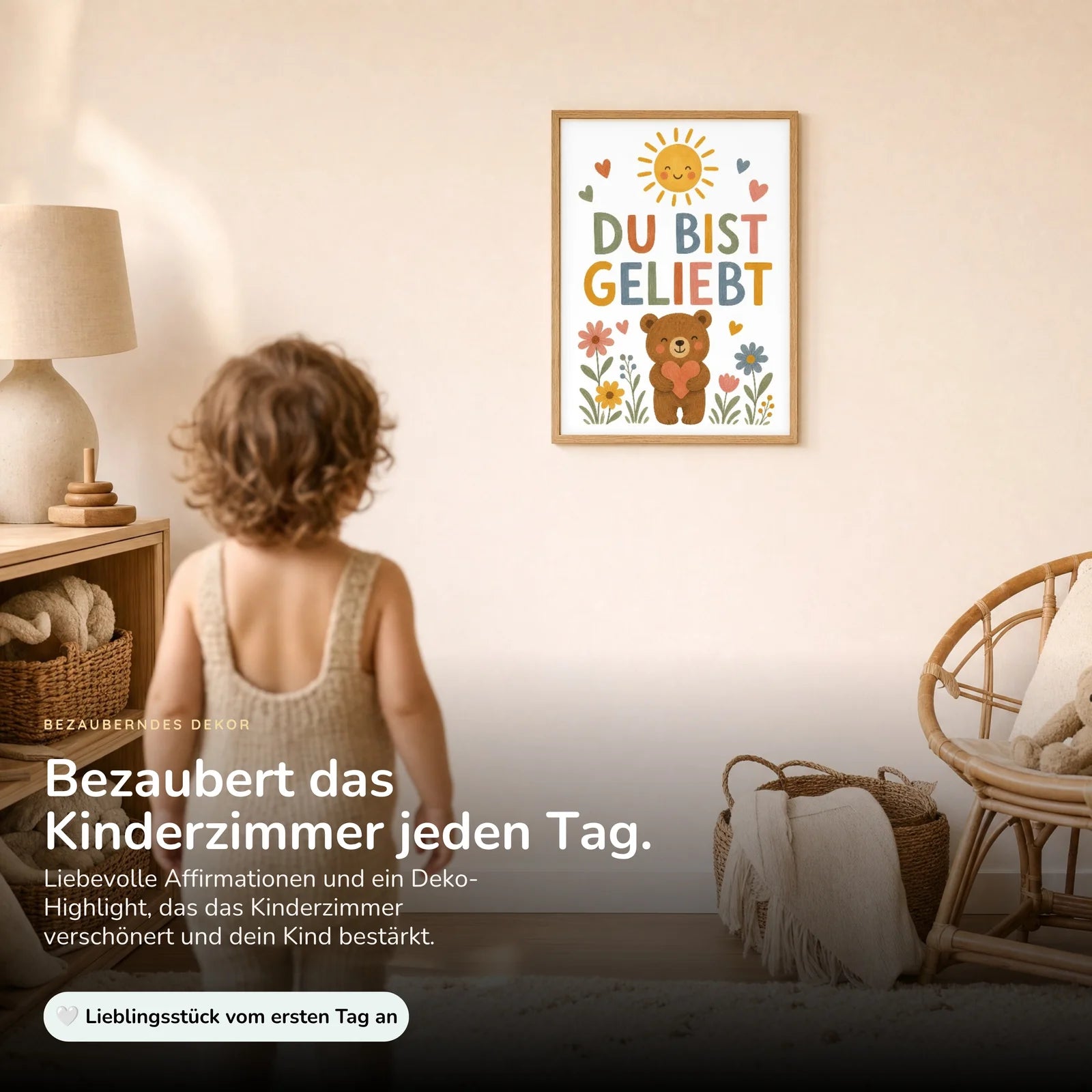 Affirmationsposter Kinderzimmer Bär Du bist geliebt, im Kinderzimmer an der Wand