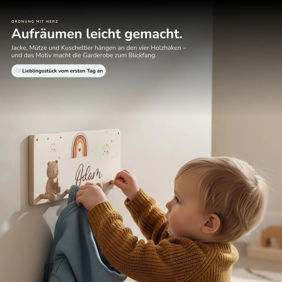 Kindergarderobe Holz personalisiert - Boho Bär Regenbogen