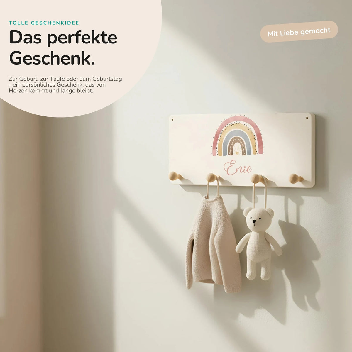Kindergarderobe Holz personalisiert - Regenbogen