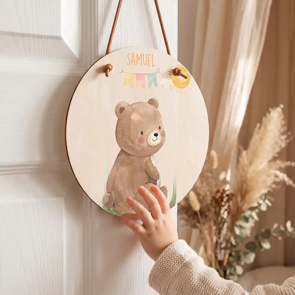 Türschild Kinderzimmer Bär mit Wimpelkette, mit Namen an der Kinderzimmertür