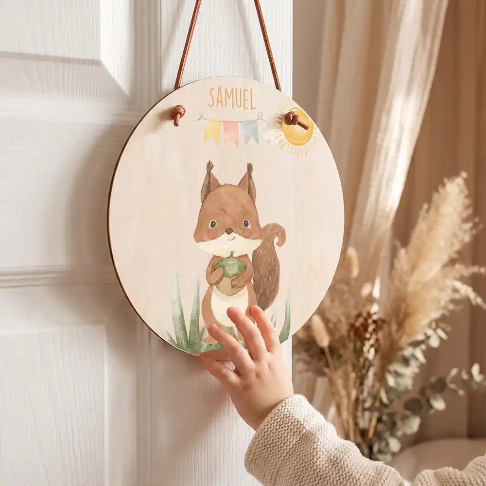 Türschild Kinderzimmer Eichhörnchen mit Wimpelkette, mit Namen an der Kinderzimmertür