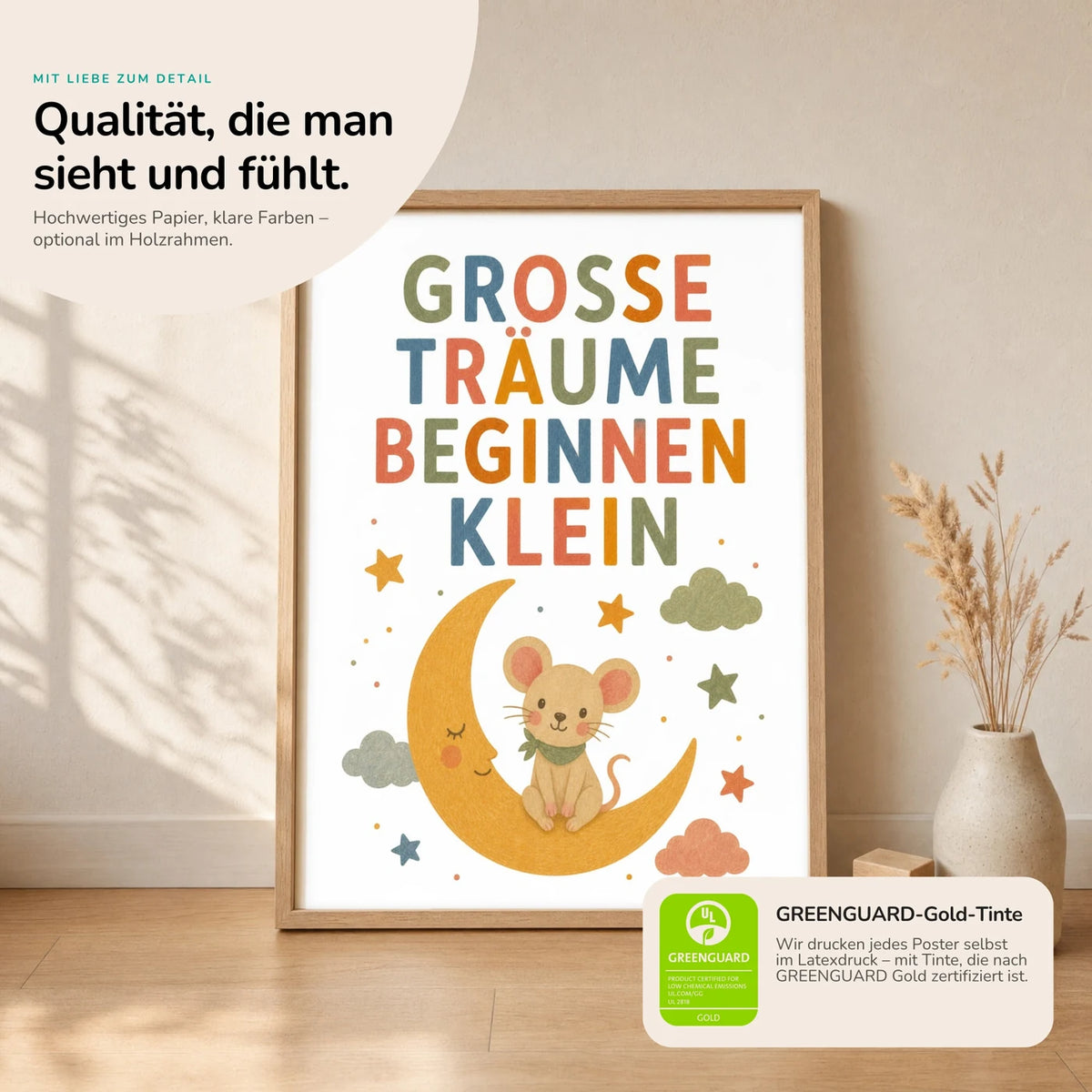 Kinderposter „Maus Große Träume“ im Holzrahmen auf dem Regal – Poster mit Sprüchen fürs Kinderzimmer