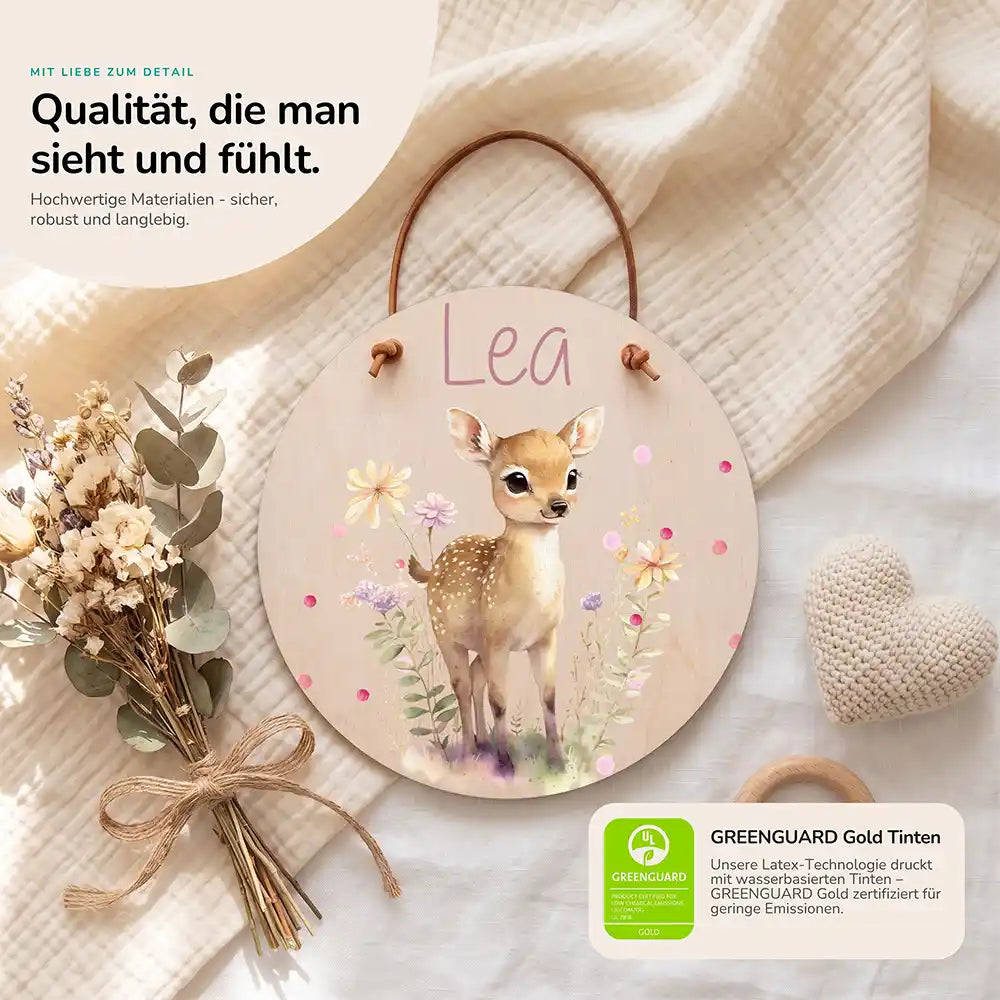 Türschild Kinderzimmer Reh mit Wildblumen, Detailansicht von Holz und Farbdruck