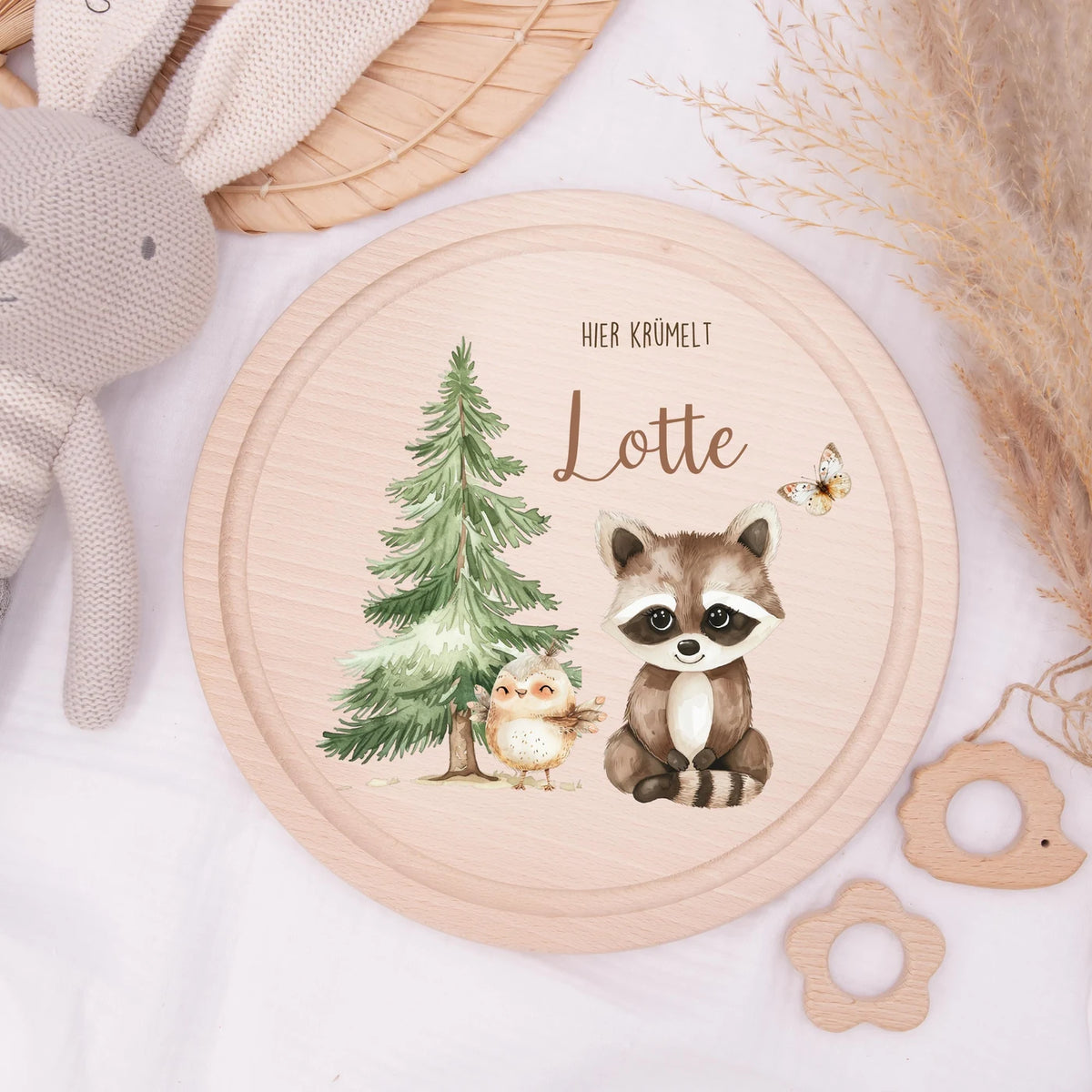 Rundes personalisiertes Frühstücksbrettchen Waschbär und Vogel mit Namen für Kinder