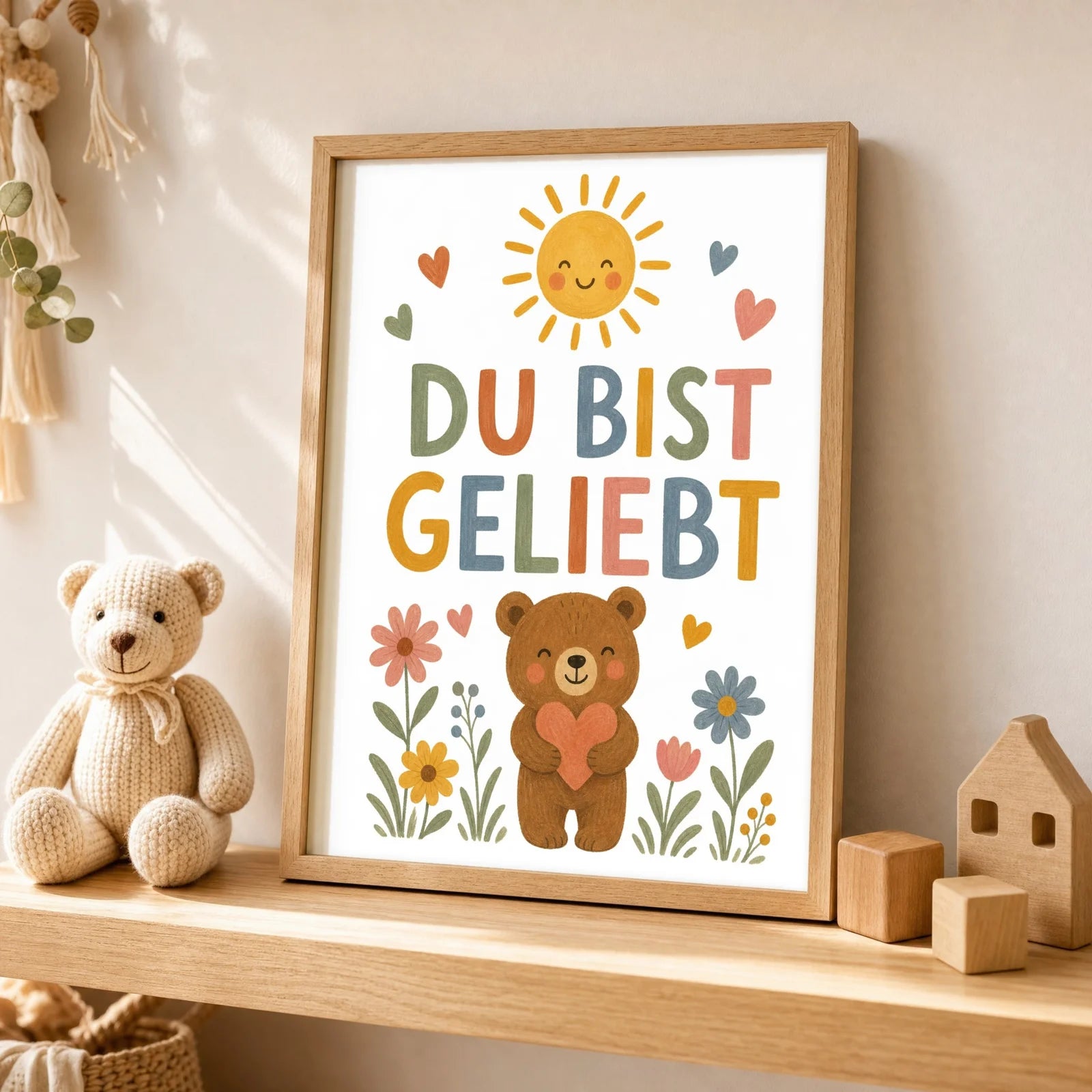 Affirmationsposter Kinderzimmer Bär Du bist geliebt, als Wandbild über der Spielecke