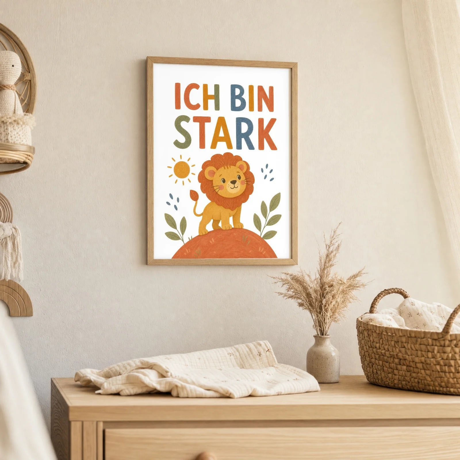 Affirmationsposter Kinderzimmer Löwe Ich bin stark, als Deko mit Holzrahmen