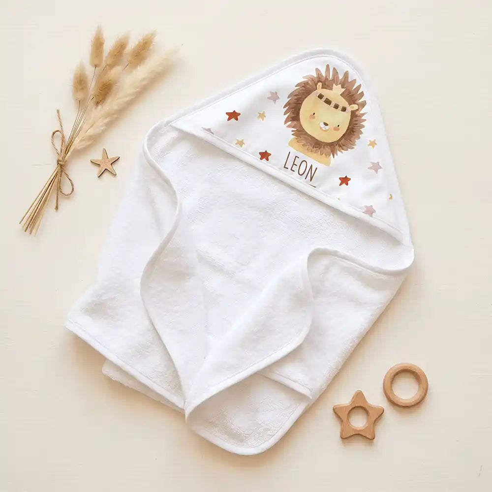 Personalisiertes Kapuzenhandtuch Baby Löwe Krone – Set für Zwillinge im Rattan-Look