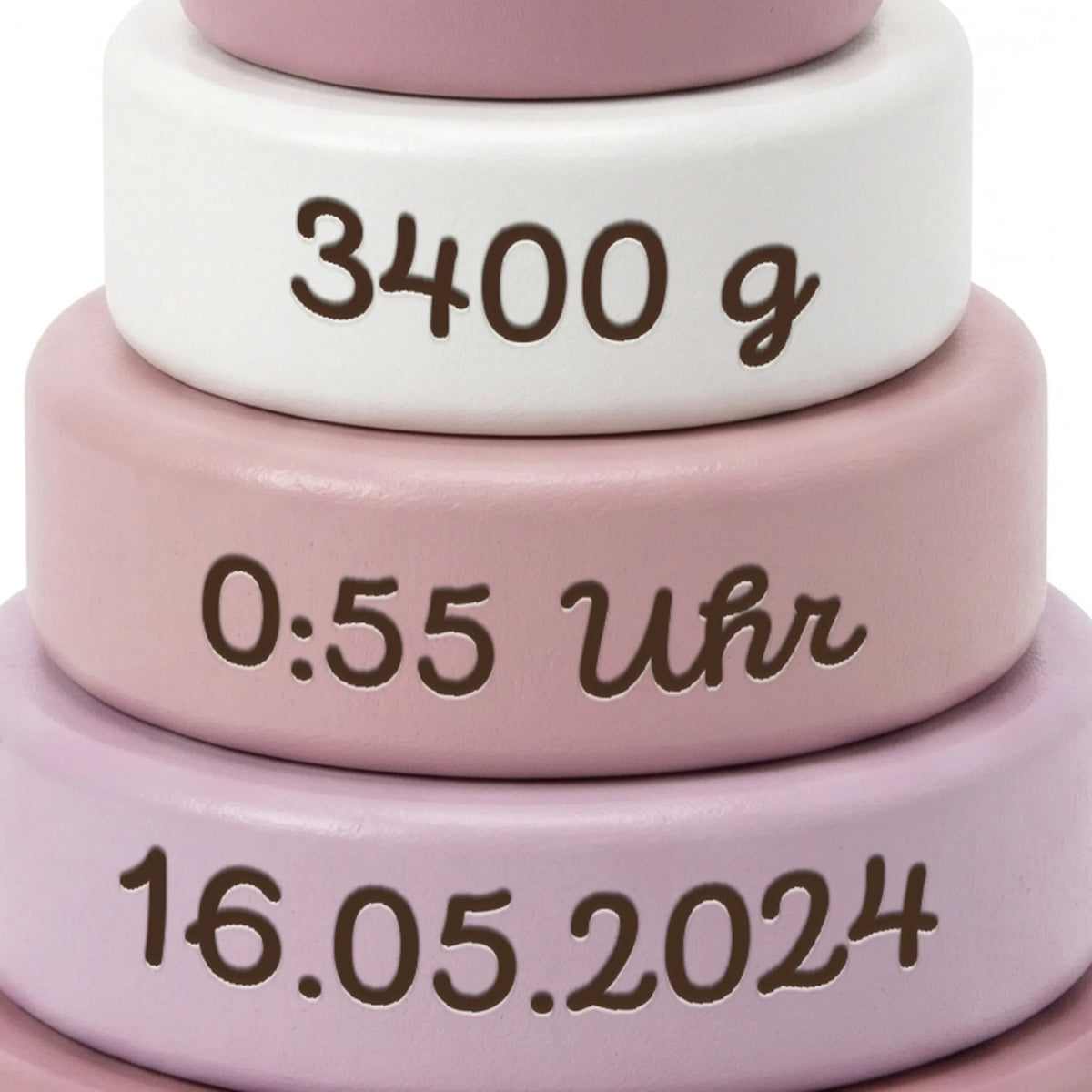 Stapelturm personalisiert in Rosa, Nahaufnahme der Gravur