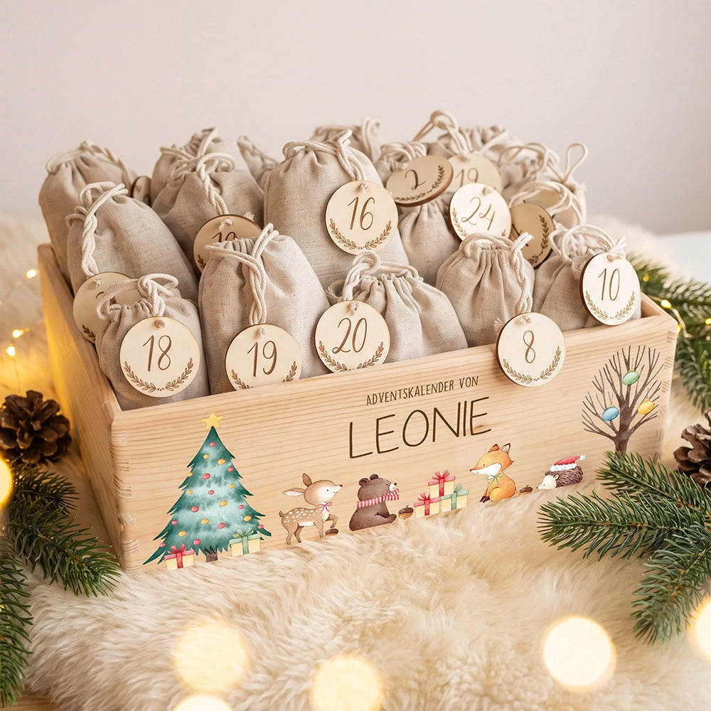 Adventskalender zum Befüllen "Waldtiere um den Weihnachtsbaum" personalisiert