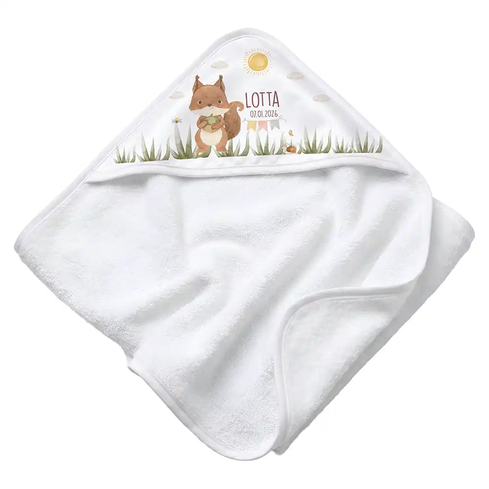 Personalisiertes Kapuzenhandtuch Baby Eichhörnchen Geburt – Rattan-Untergrund Produktdetail