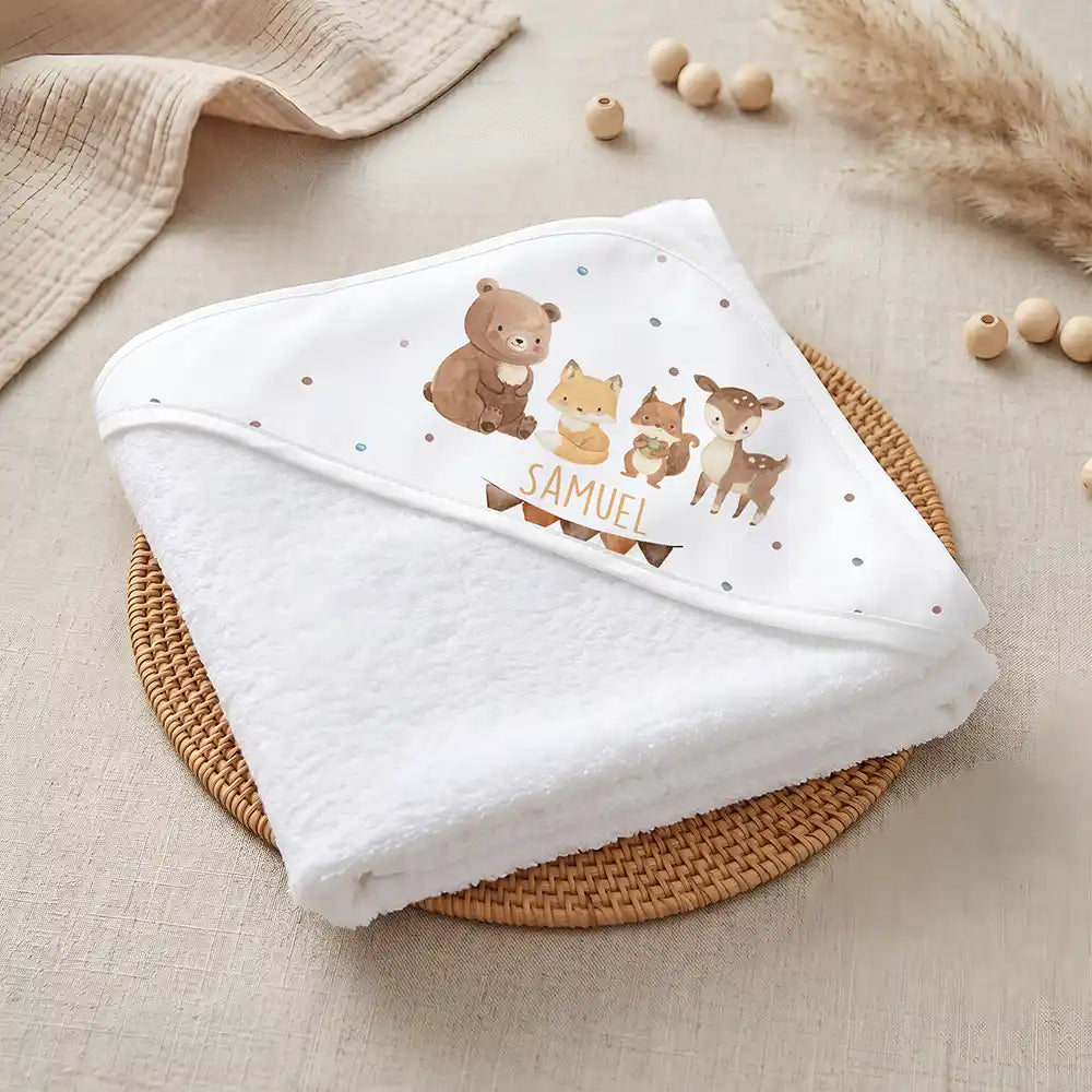 Kidsmood Familienbetrieb Hamburg – Personalisiertes Kapuzenhandtuch Baby Waldtiere Wimpel